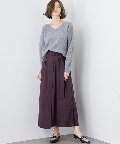 STUDIOUS(ステュディオス)の「アンゴラVネックデコルテニット(ニット/セーター・レディース・ライトグレー/インディゴブルー/オフホワイト/パープル・FREE)」の5枚目の写真