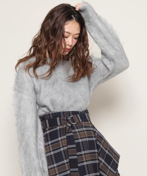 PAGEBOY(ページボーイ)の「モヘア混ふんわりスリーブニット(ニット/セーター・レディース・レッド/アイボリー/杢グレー/キャメル・FREE)」の2枚目の写真