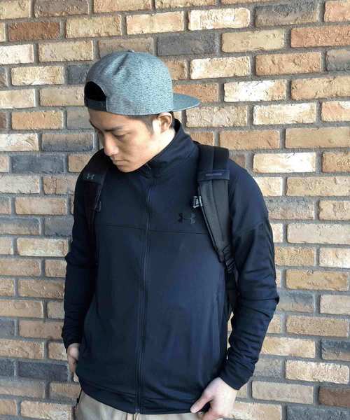 UNDER ARMOUR（アンダーアーマー）の「メンズ キャップ / リフレクティブフラットブリム（キャップ・メンズ・モスグリーン/ブラック・ONESIZE）」の4枚目の写真