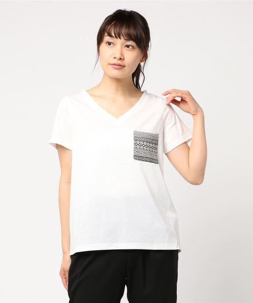 KOBE LETTUCE（コウベレタス）の「胸ポケットVネックカットソーTシャツ（Tシャツ/カットソー・レディース・ブラック系その他3/ブルー系その他2/ブルー系その他/ホワイト系その他2/ホワイト系その他3/ブラック系その他2/ホワイト系その他/ブルー系その他3/ブラック系その他・FREE）」の2枚目の写真