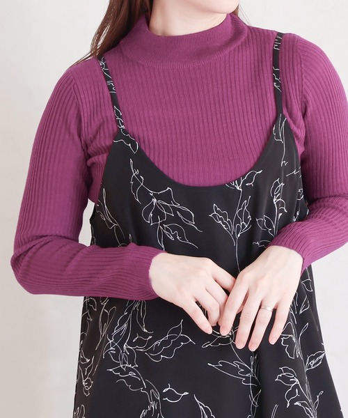 Social GIRL（ソーシャルガール）の「ハイネックモックネックリブニット（ニット/セーター・レディース・ブラック/パープル/グレー/オフホワイト/ブルー/グリーン/マスタード/ベージュ/ブラウン/ピンク/ライトパープル/サックスブルー/ミント/テラコッタ/イエロー/グレイッシュベージュ/ピンクベージュ・M/L）」の12枚目の写真