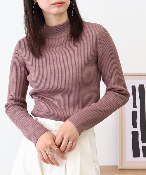 Social GIRL（ソーシャルガール）の「ハイネックモックネックリブニット（ニット/セーター・レディース・ブラック/パープル/グレー/オフホワイト/ブルー/グリーン/マスタード/ベージュ/ブラウン/ピンク/ライトパープル/サックスブルー/ミント/テラコッタ/イエロー/グレイッシュベージュ/ピンクベージュ・M/L）」の17枚目の写真