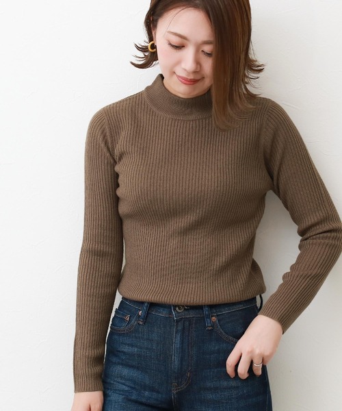 Social GIRL（ソーシャルガール）の「ハイネックモックネックリブニット（ニット/セーター・レディース・ブラック/パープル/グレー/オフホワイト/ブルー/グリーン/マスタード/ベージュ/ブラウン/ピンク/ライトパープル/サックスブルー/ミント/テラコッタ/イエロー/グレイッシュベージュ/ピンクベージュ・M/L）」の4枚目の写真