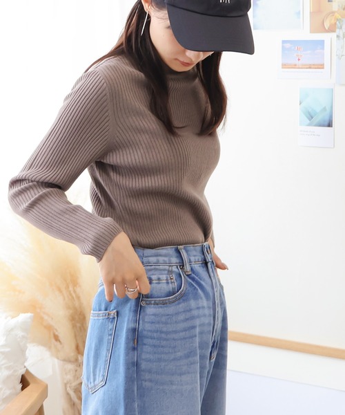 Social GIRL（ソーシャルガール）の「ハイネックモックネックリブニット（ニット/セーター・レディース・ブラック/パープル/グレー/オフホワイト/ブルー/グリーン/マスタード/ベージュ/ブラウン/ピンク/ライトパープル/サックスブルー/ミント/テラコッタ/イエロー/グレイッシュベージュ/ピンクベージュ・M/L）」の7枚目の写真