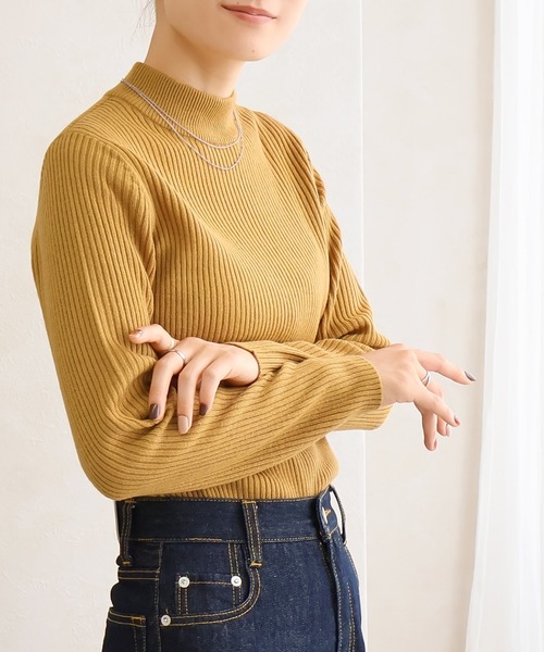 Social GIRL（ソーシャルガール）の「ハイネックモックネックリブニット（ニット/セーター・レディース・ブラック/パープル/グレー/オフホワイト/ブルー/グリーン/マスタード/ベージュ/ブラウン/ピンク/ライトパープル/サックスブルー/ミント/テラコッタ/イエロー/グレイッシュベージュ/ピンクベージュ・M/L）」の14枚目の写真