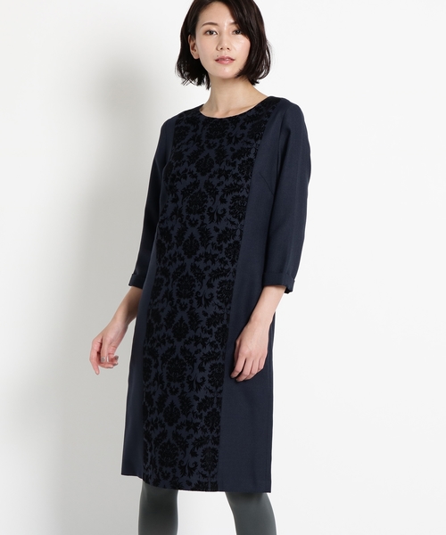 Sunauna(スーナウーナ)の「【洗える】ダマスク柄フロッキーワンピース(ワンピース・レディース・ベージュ/ネイビー・36/38/40/34)」の3枚目の写真