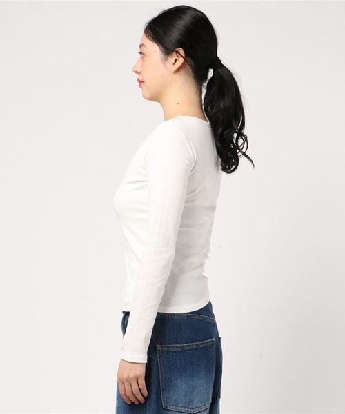 KOBE LETTUCE（コウベレタス）の「インナー透け防止！前身二重テレコリブUネックorVネック長袖Tシャツ＊トップス/カットソー/レディース[C3416]神戸レタス（Tシャツ/カットソー・レディース・ブラック/ネイビー/オフホワイト/カーキ/ブラック×ホワイト/ホワイト系その他/ブラック系その他/グリーン系その他/ブルー系その他/ブラック系その他2・FREE）」の12枚目の写真