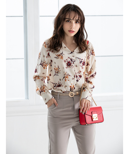 fifth（フィフス）の「Vネック花柄ブラウス（シャツ/ブラウス）」 - WEAR