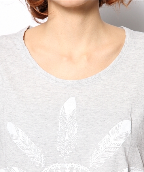 goa（ゴア）の「ﾈｲﾃｨﾌﾞﾌﾟﾘﾝﾄ Tシャツ（Tシャツ/カットソー・レディース・オフホワイト/グレー・FREE）」の6枚目の写真