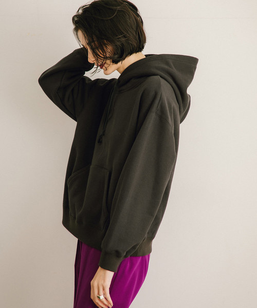 PUBLIC TOKYO（パブリックトウキョウ）の「【新垣結衣さん着用】極 スウェットパーカー/フードプルオーバー（パーカー・レディース・ベージュ/ダークグレー/ブラウン/マスタード/ピンク/カーキ/レンガ・1/2）」の20枚目の写真