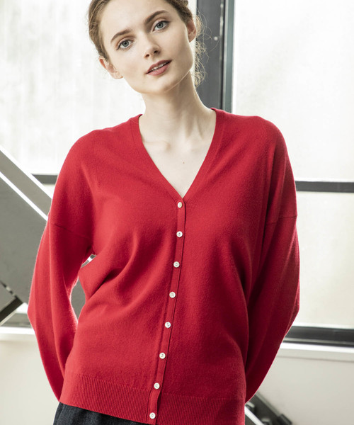 Emma Taylor（エマテイラー）の「カシミヤシェルボタンカーディガン  