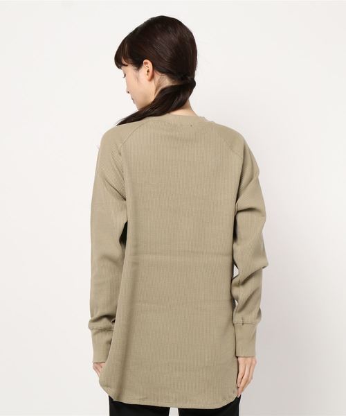 AMERICAN HOLIC（アメリカンホリック）の「クルーネックワッフルチュニック＊（Tシャツ/カットソー・レディース・チャコールグレー/ベージュ/ネイビー/アイボリー・FREE）」の5枚目の写真