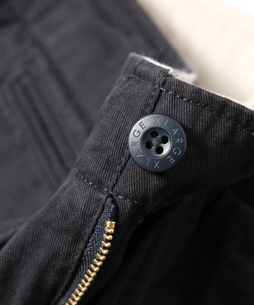 XLARGE(エクストララージ)の「SLIM FIT CHINO(チノパンツ・メンズ・ブラウン/ネイビー/カーキ/オリーブ・36inch/34inch/32inch/30inch)」の12枚目の写真