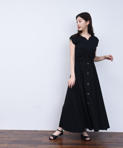 ap retro（アプレトロ）の「キーネックフロントボタンワンピース【ZOZO限定アイテム】（ワンピース・レディース・ブラック/ベージュ/モカ・FREE）」の4枚目の写真