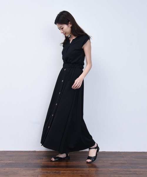 ap retro（アプレトロ）の「キーネックフロントボタンワンピース【ZOZO限定アイテム】（ワンピース・レディース・ブラック/ベージュ/モカ・FREE）」の8枚目の写真