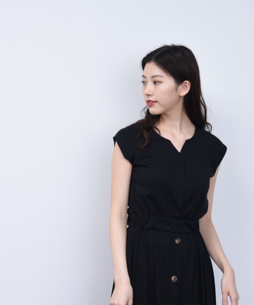 ap retro（アプレトロ）の「キーネックフロントボタンワンピース【ZOZO限定アイテム】（ワンピース・レディース・ブラック/ベージュ/モカ・FREE）」の11枚目の写真