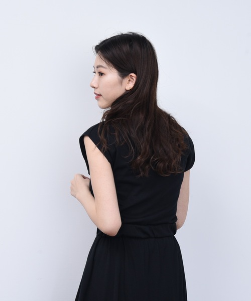 ap retro（アプレトロ）の「キーネックフロントボタンワンピース【ZOZO限定アイテム】（ワンピース・レディース・ブラック/ベージュ/モカ・FREE）」の13枚目の写真