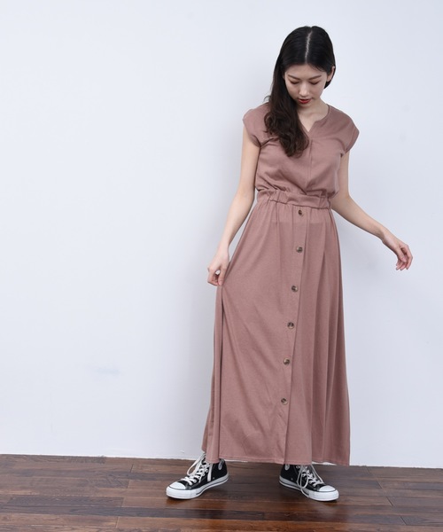 ap retro（アプレトロ）の「キーネックフロントボタンワンピース【ZOZO限定アイテム】（ワンピース・レディース・ブラック/ベージュ/モカ・FREE）」の15枚目の写真