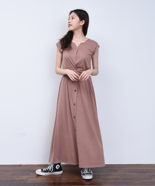 ap retro（アプレトロ）の「キーネックフロントボタンワンピース【ZOZO限定アイテム】（ワンピース・レディース・ブラック/ベージュ/モカ・FREE）」の17枚目の写真