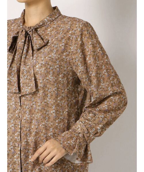 dazzlin(ダズリン)の「アソートボウタイブラウス(シャツ/ブラウス・レディース・オフホワイト/ブラック/ブラウン・FREE)」の9枚目の写真