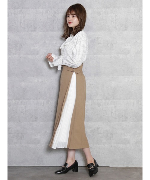 dazzlin(ダズリン)の「アソートボウタイブラウス(シャツ/ブラウス・レディース・オフホワイト/ブラック/ブラウン・FREE)」の7枚目の写真