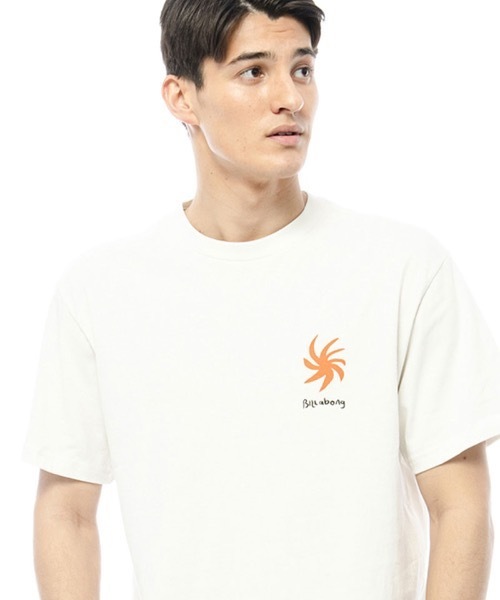 BILLABONG(ビラボン)の「BILLABONG メンズ 【A/DIV.】 SIDEWINDER Tシャツ【2020年秋冬モデル】/ビラボン 半袖(Tシャツ/カットソー・メンズ・オフホワイト/ネイビー・MEDIUM/LARGE/SMALL)」の3枚目の写真