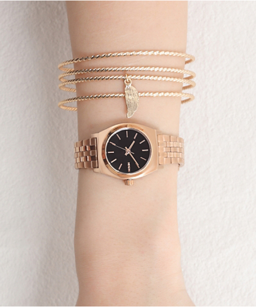 NIXON（ニクソン）の「THE SMALL TIME TELLER（アナログ腕時計・レディース・ピンクゴールド/シルバー/ゴールド/シルバー系その他/ゴールド系その他/ネイビー/インディゴブルー/ブラック/ブラック系その他/ブラック×ゴールド/その他1/ピンク系その他/その他2/シルバー×ゴールド/ブラック系その他2/ゴールド系その他2・FREE）」の14枚目の写真