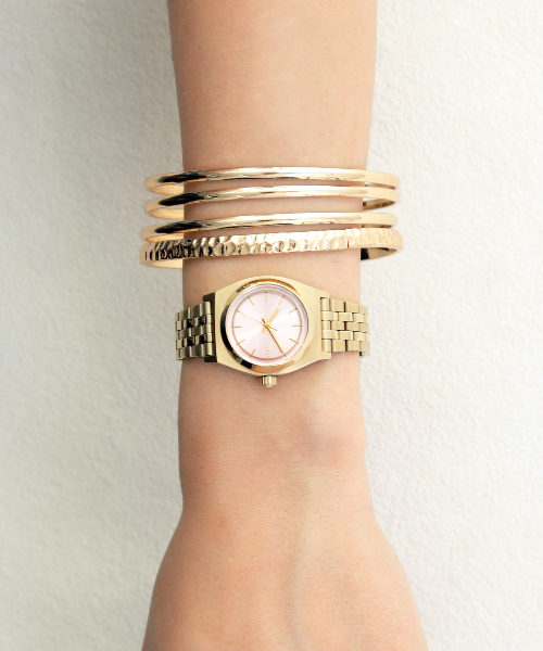 NIXON（ニクソン）の「THE SMALL TIME TELLER（アナログ腕時計・レディース・ピンクゴールド/シルバー/ゴールド/シルバー系その他/ゴールド系その他/ネイビー/インディゴブルー/ブラック/ブラック系その他/ブラック×ゴールド/その他1/ピンク系その他/その他2/シルバー×ゴールド/ブラック系その他2/ゴールド系その他2・FREE）」の21枚目の写真