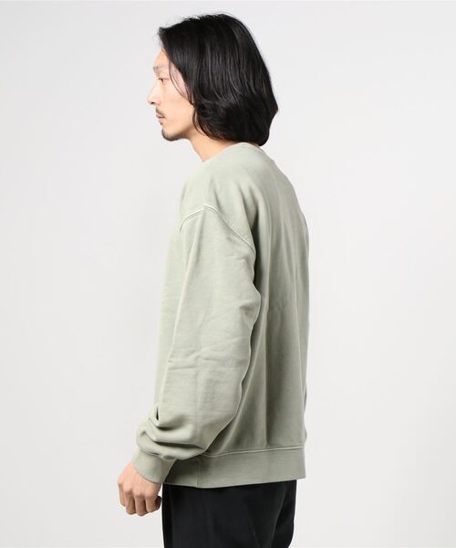 Levi's(リーバイス)の「WEAR IN WEAR OUT クルーネックスウェットシャツ TEA(スウェット・メンズ・グリーン・M/S/L)」の2枚目の写真