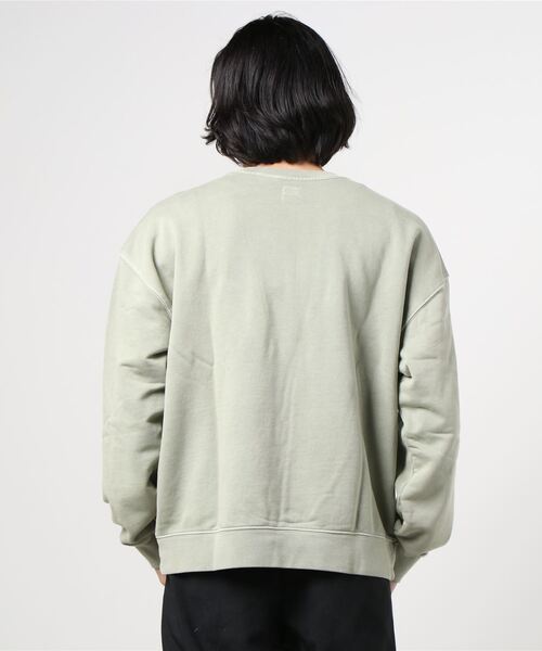 Levi's(リーバイス)の「WEAR IN WEAR OUT クルーネックスウェットシャツ TEA(スウェット・メンズ・グリーン・M/S/L)」の3枚目の写真