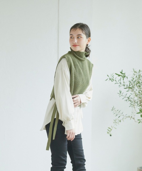 LIPSTAR（リップスター）の「【セット商品】タートルネックベスト&ボリュームブラウス（ニット/セーター・レディース・オフホワイト/ブラック/ベージュ・M）」の3枚目の写真