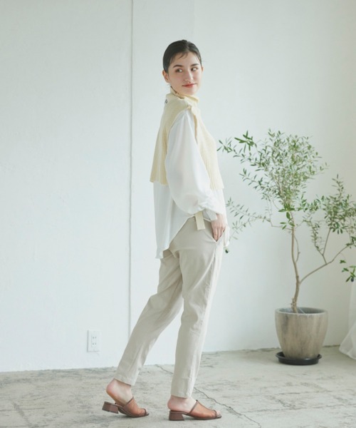 LIPSTAR（リップスター）の「【セット商品】タートルネックベスト&ボリュームブラウス（ニット/セーター・レディース・オフホワイト/ブラック/ベージュ・M）」の11枚目の写真