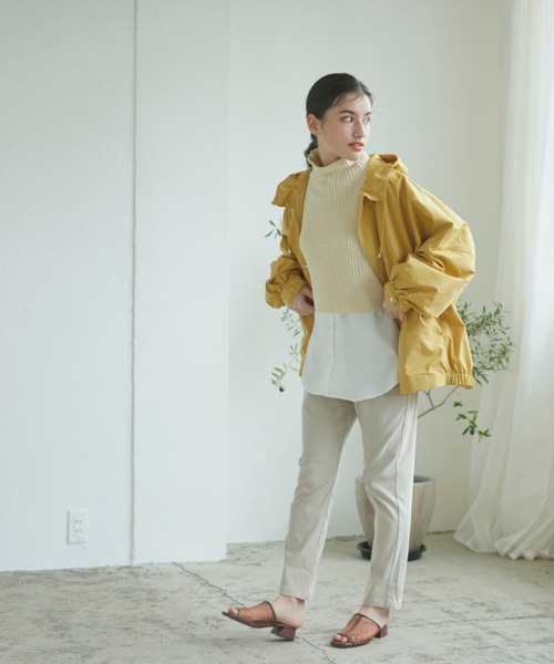 LIPSTAR（リップスター）の「【セット商品】タートルネックベスト&ボリュームブラウス（ニット/セーター・レディース・オフホワイト/ブラック/ベージュ・M）」の4枚目の写真