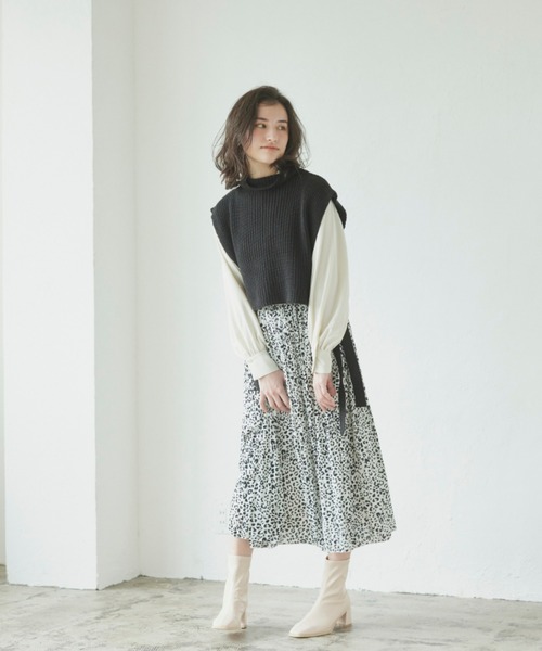 LIPSTAR（リップスター）の「【セット商品】タートルネックベスト&ボリュームブラウス（ニット/セーター・レディース・オフホワイト/ブラック/ベージュ・M）」の19枚目の写真