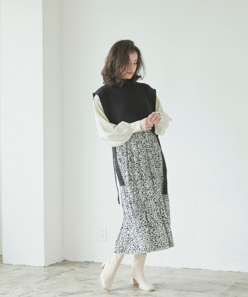 LIPSTAR（リップスター）の「【セット商品】タートルネックベスト&ボリュームブラウス（ニット/セーター・レディース・オフホワイト/ブラック/ベージュ・M）」の12枚目の写真