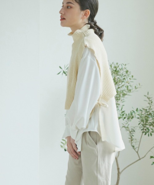 LIPSTAR（リップスター）の「【セット商品】タートルネックベスト&ボリュームブラウス（ニット/セーター・レディース・オフホワイト/ブラック/ベージュ・M）」の6枚目の写真