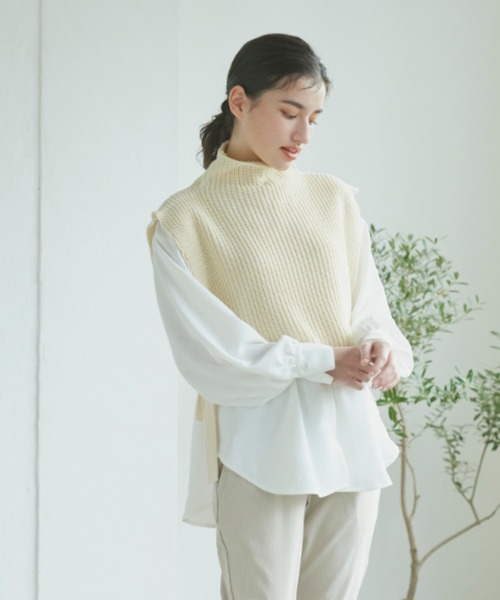 LIPSTAR（リップスター）の「【セット商品】タートルネックベスト&ボリュームブラウス（ニット/セーター・レディース・オフホワイト/ブラック/ベージュ・M）」の10枚目の写真