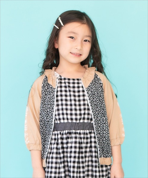 RAGMART（ラグマート）の「レースジップアップカーディガン（カーディガン/ボレロ・キッズ・ブルー/レッド/ブラック・95cm/90cm/80ｃｍ）」の2枚目の写真