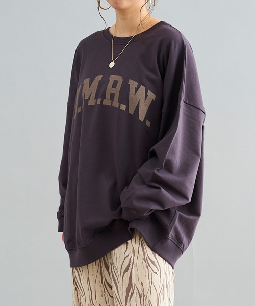 DouDou（ドゥドゥ）の「TMRW ミニ裏毛ロゴスウェット（Tシャツ/カットソー・レディース・ホワイト/チャコールグレー/ライトグレー・FREE）」の3枚目の写真