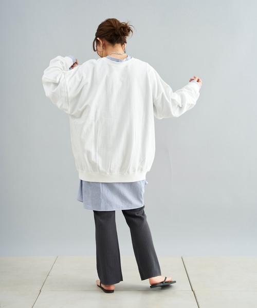 DouDou（ドゥドゥ）の「TMRW ミニ裏毛ロゴスウェット（Tシャツ/カットソー・レディース・ホワイト/チャコールグレー/ライトグレー・FREE）」の8枚目の写真