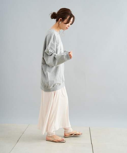 DouDou（ドゥドゥ）の「TMRW ミニ裏毛ロゴスウェット（Tシャツ/カットソー・レディース・ホワイト/チャコールグレー/ライトグレー・FREE）」の5枚目の写真