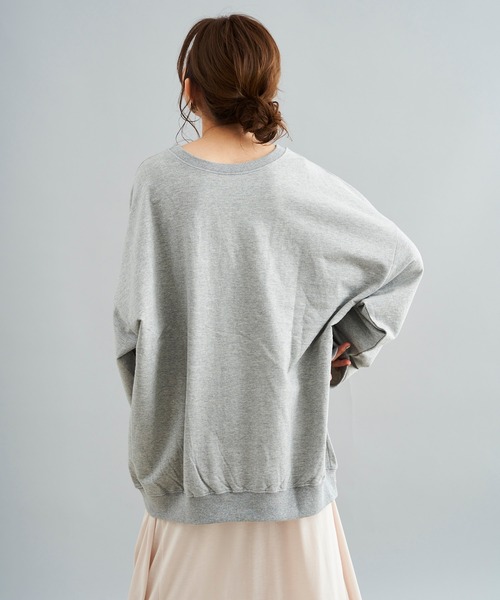 DouDou（ドゥドゥ）の「TMRW ミニ裏毛ロゴスウェット（Tシャツ/カットソー・レディース・ホワイト/チャコールグレー/ライトグレー・FREE）」の17枚目の写真