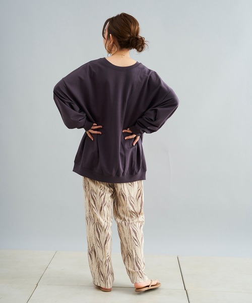 DouDou（ドゥドゥ）の「TMRW ミニ裏毛ロゴスウェット（Tシャツ/カットソー・レディース・ホワイト/チャコールグレー/ライトグレー・FREE）」の21枚目の写真