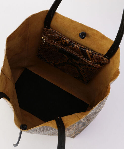 AULENTTI（オウレンティ）の「【AULENTTI/オーレンティ】ソフトミニトート（トートバッグ・レディース・ゴールド/パイソン/シルバー・FREE）」の11枚目の写真