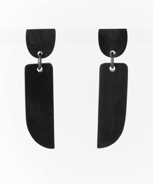 KBF（ケイビーエフ）の「バッファローホーンピアス∴（ピアス（両耳用）・レディース・ブラック/ブラウン・ONE）」の2枚目の写真