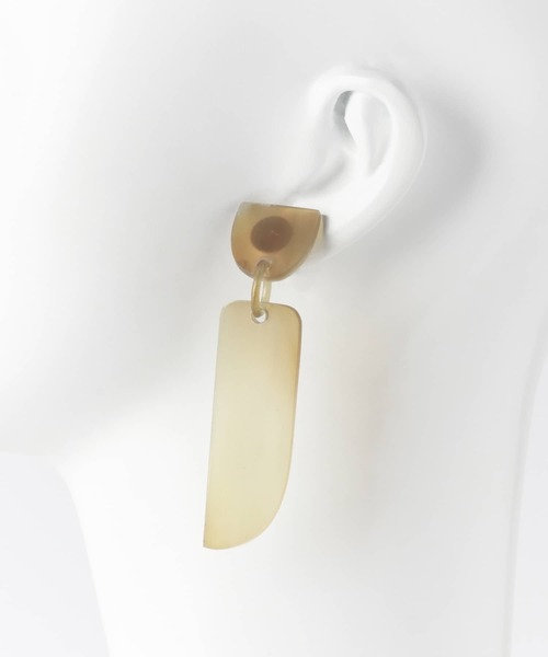 KBF（ケイビーエフ）の「バッファローホーンピアス∴（ピアス（両耳用）・レディース・ブラック/ブラウン・ONE）」の4枚目の写真