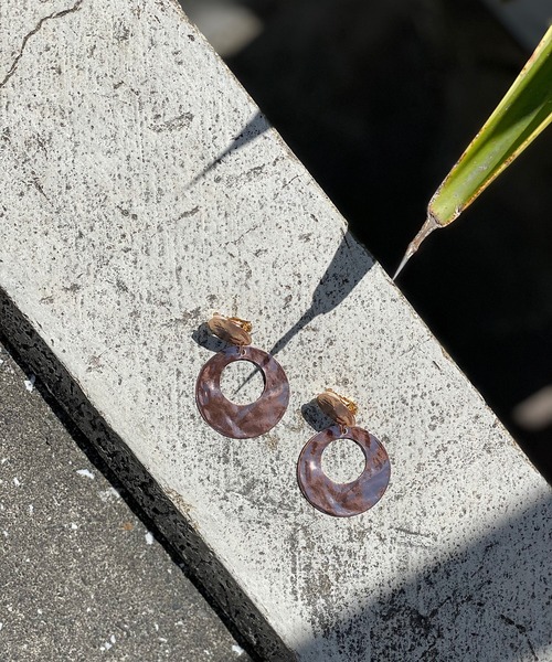 RIVE DROITE(リヴドロワ)の「【FRANCINE BRAMLI(フランシーヌブラムリ)】プレートイヤリング(イヤリング・レディース・ゴールド・FREE)」の1枚目の写真