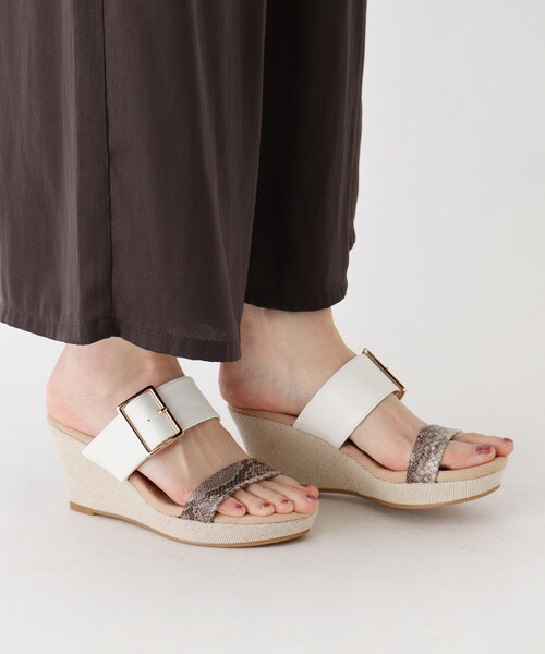 DRESKIP（ドレスキップ）の「◆バックルデザインまが～るサンダル（サンダル・レディース・ブラック/ブラウン系/アイボリー系・35/45/25）」の15枚目の写真