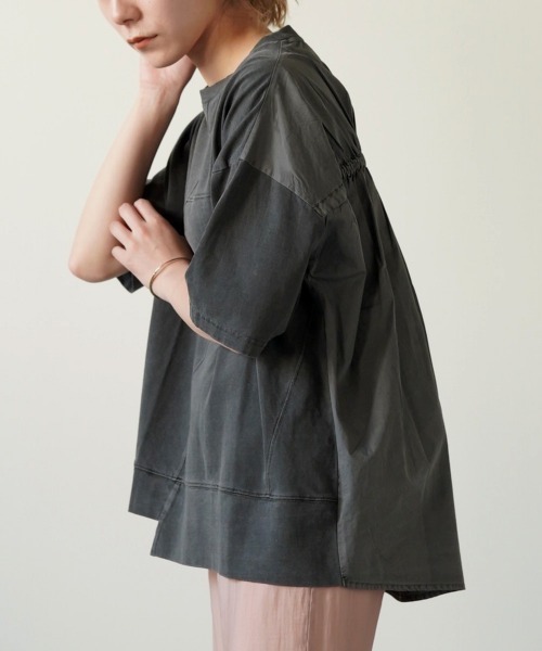 LUPILIEN(ルピリアン)の「ビンテージ風 パッチワークバックシャンTシャツ(Tシャツ/カットソー・レディース・チャコールグレー/ライトグレー/ベージュ/ピンク/ライトカーキ・FREE)」の2枚目の写真