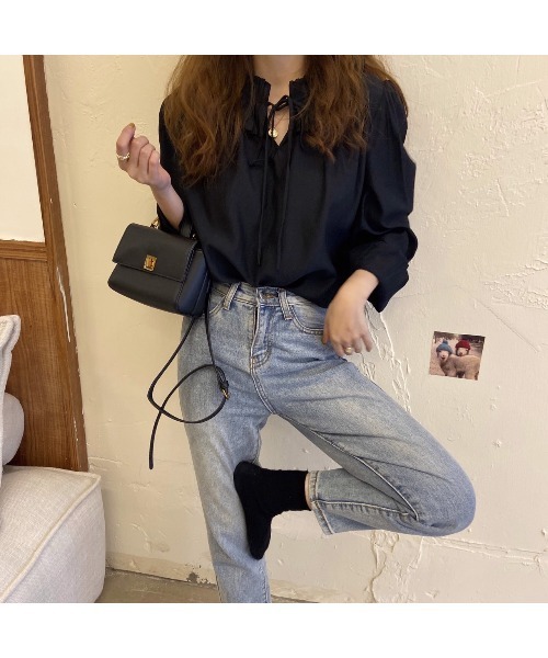 sakishimatokyo（サキシマトーキョー）の「サキシマamp「フリルエリブラウス」（シャツ/ブラウス・レディース・ブラック/ベージュ/オフホワイト・FREE）」の2枚目の写真